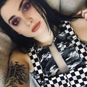 Meet your Posher, Adrianna